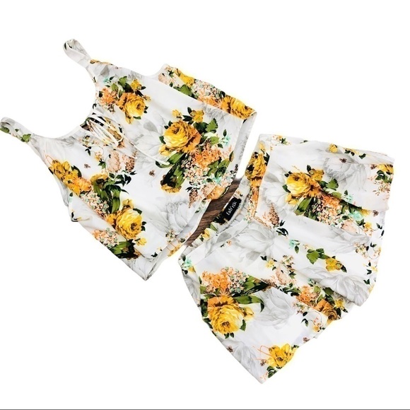𝅺fab’rik floral 2 Piece Short Set - Picture 1 of 8